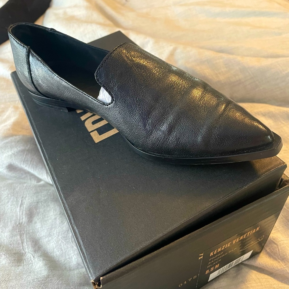 FRYE KENZIE VENETIAN 6.5